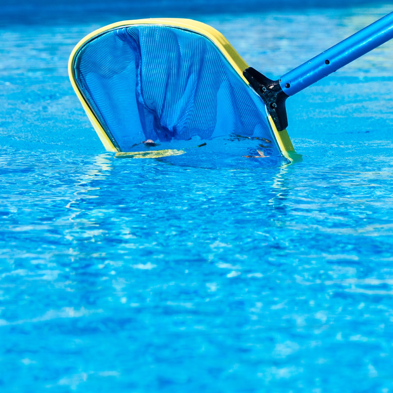 5 dicas para manter a piscina sempre limpa